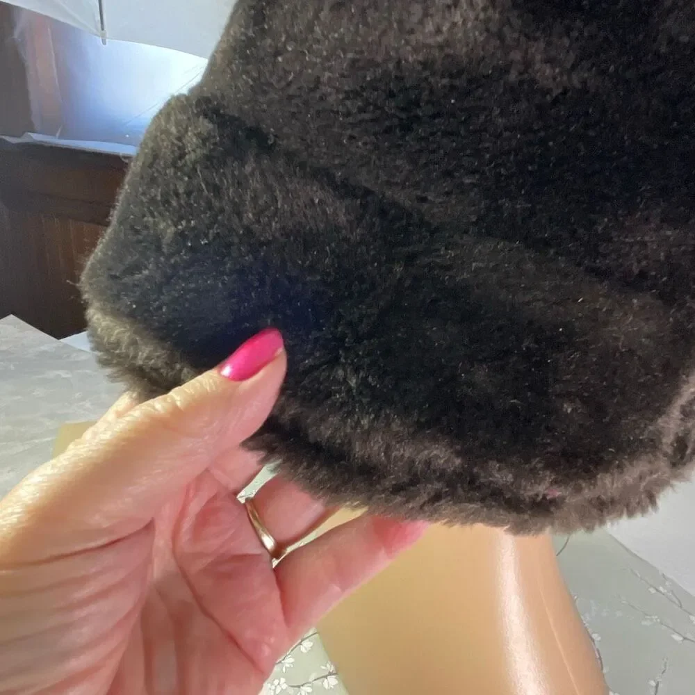 Vintage faux Fur brown Cloche hat . - Picture 2 of 6